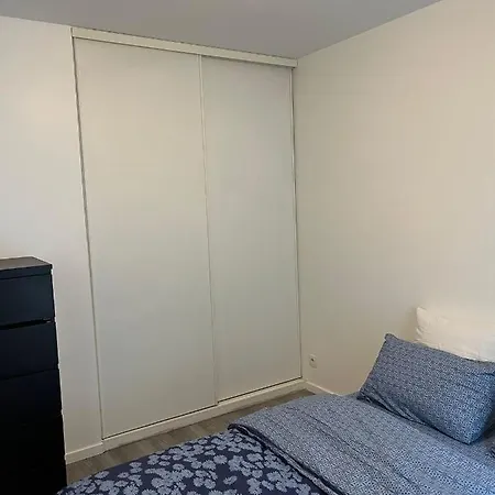 Appartement T2) moderne + Parking Paris la défense à Puteaux Extérieur photo